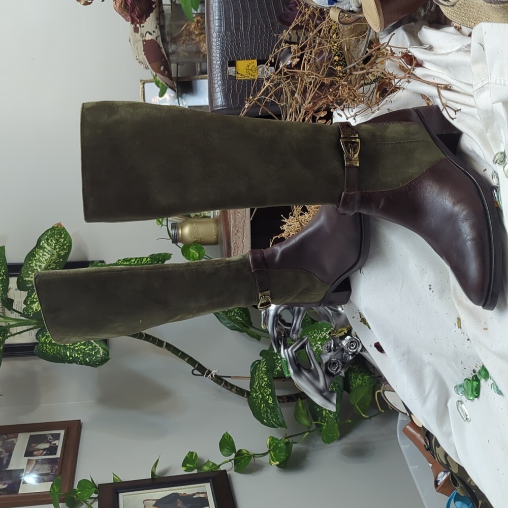 Etienne Signer Green and Brown Riding boots
